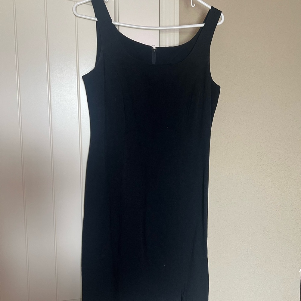 Elegant Black Sleeveless Dress